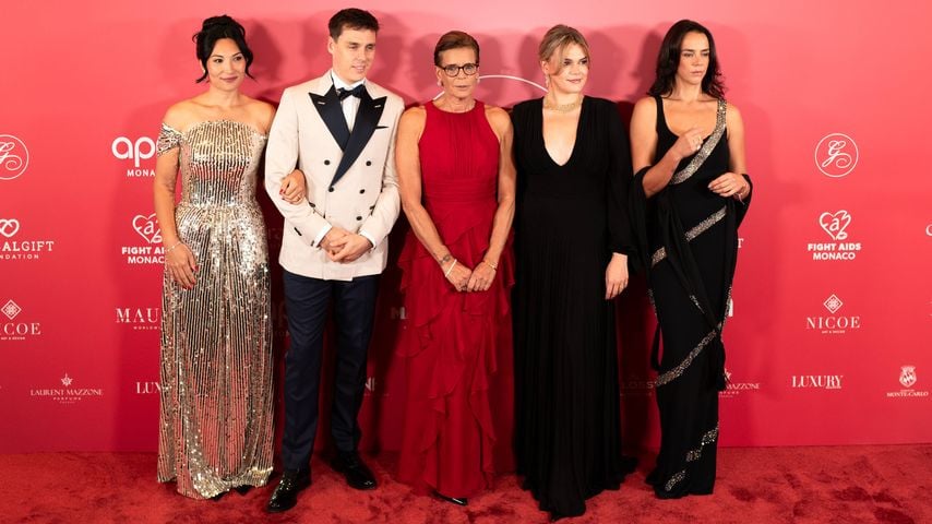 Marie Ducruet, Louis Ducruet, Prinzessin Stéphanie von Monaco, Camille Gottlieb und Pauline Ducruet bei der Global Gift Gala in Monaco