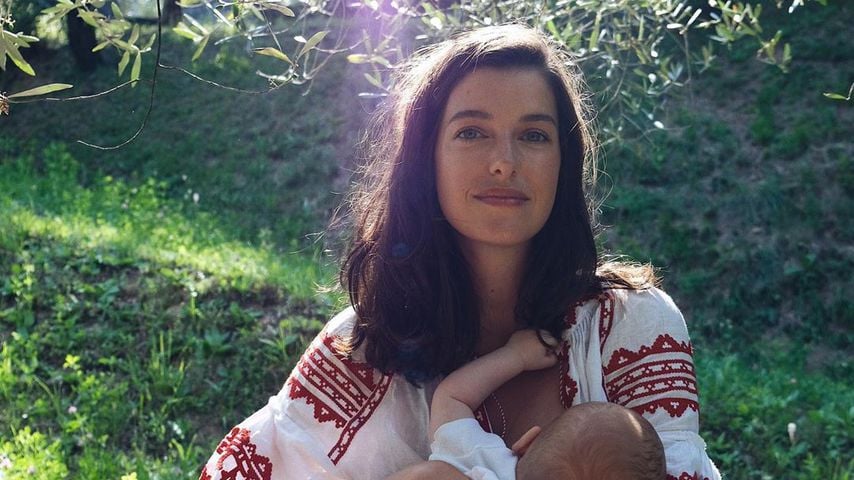 Marie Nasemann teilt neue Mama-Sohn-Aufnahme vom Stillen