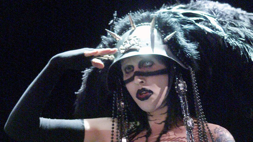 Marilyn Manson, 2001