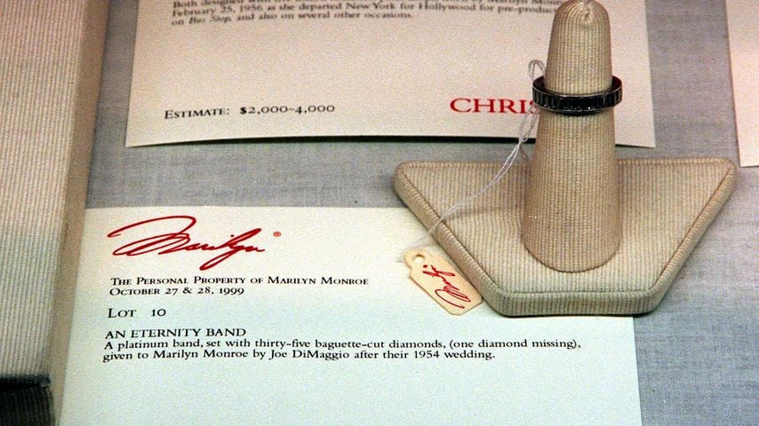 Marilyn Monroes Platin-Ewigkeitsring bei Christie's in New York, ein Geschenk von Joe DiMaggio aus dem Jahr 1954
