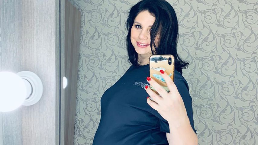 Schwanger vom Stiefsohn: Influencerin zeigt XXL-Babybauch!