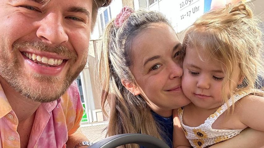 Marina Hoermanseder mit Freund Paul, Baby Fritz und Tochter Lotti im September 2023
