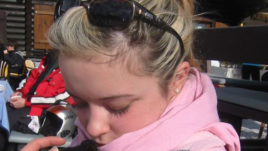 Marina Hoermanseder und ihr Hund Peanut