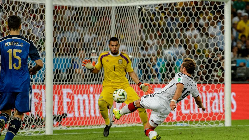 Mario Götze schießt das Siegtor bei der WM 2014