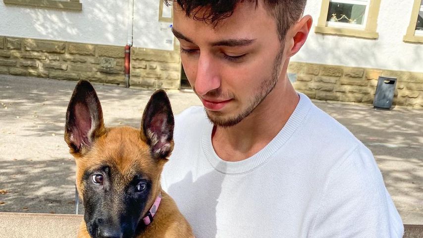 Mario Novembre mit einem Hund