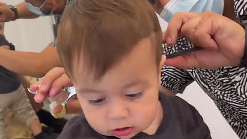 Mario und Ann-Kathrin Götzes Sohn Rome beim Friseur