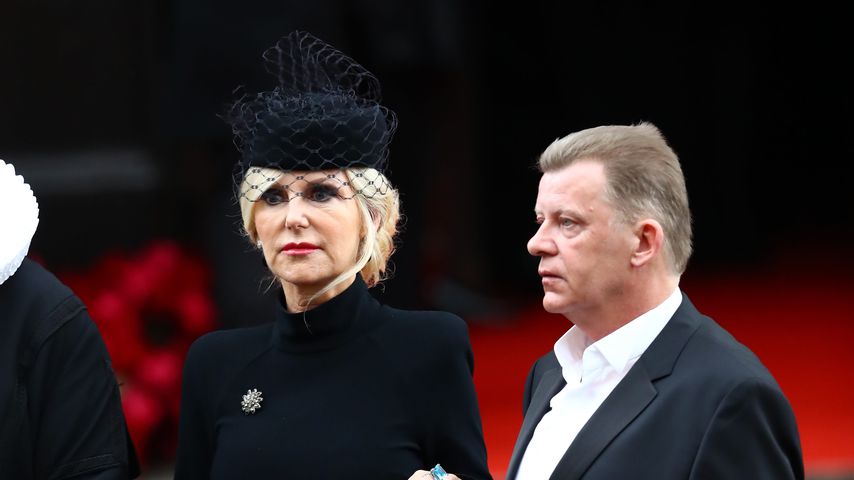 Marion Fedder in Begleitung von Jörg Pawlik auf Jan Fedders Trauerfeier