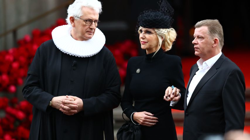 Marion Fedder mit Hauptpastor Alexander Röder und Begleitung Jörg Pawlik
