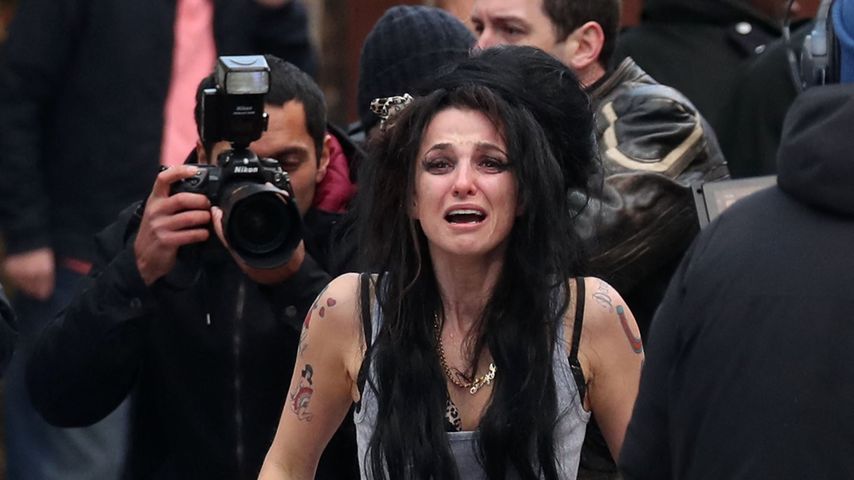 Marisa Abela, am Set als Amy Winehouse