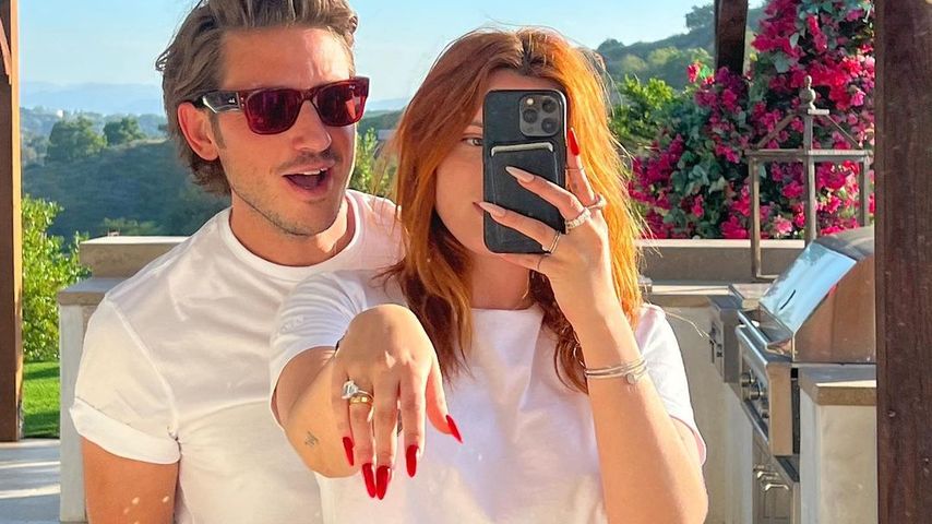 Mark Emms und Bella Thorne