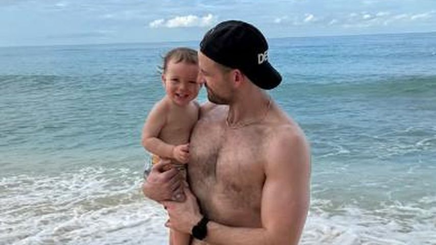 Mark O'Connor und Jude, Partner und Sohn von Montana Brown