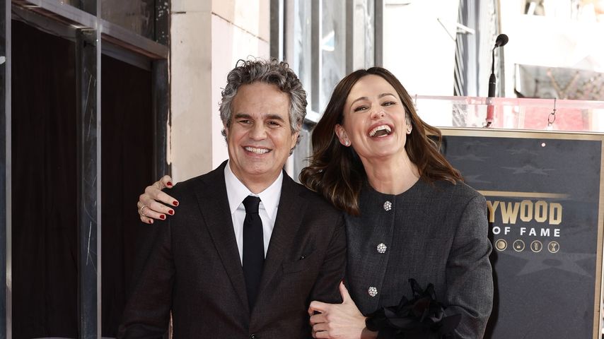 So gratuliert Jennifer Mark Ruffalo zum Walk-of-Fame-Stern