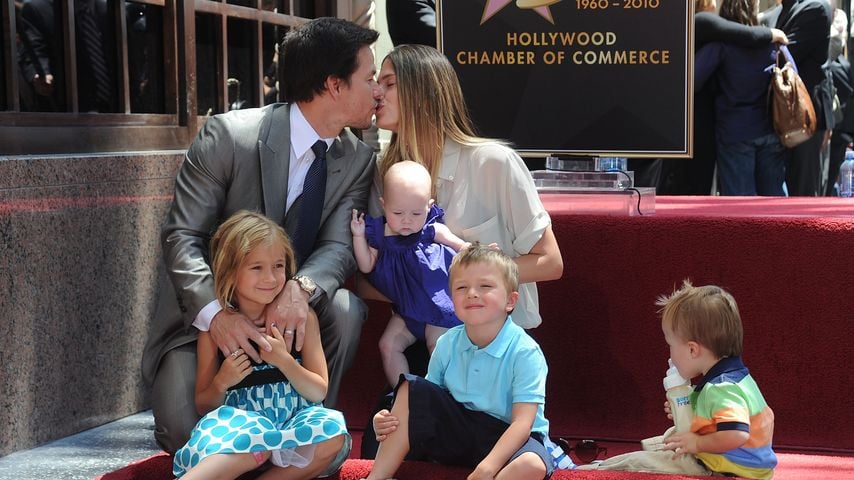 Mark Wahlberg feiert seinen Stern auf dem Walk of Fame mit Rhea Durham und den Kindern Ella, Michael, Brendan und Grace