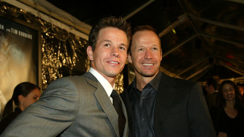 Mark Wahlberg und Donnie Wahlberg im Oktober 2002 in Beverly Hills