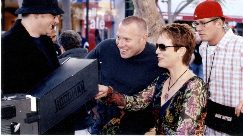Mark Waters, Andrew Gunn und Jamie Lee Curtis am Set von "Freaky Friday" (2003)