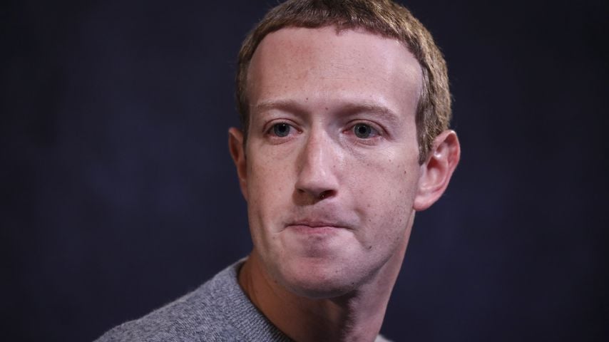 Mark Zuckerberg presst die Lippen zusammen