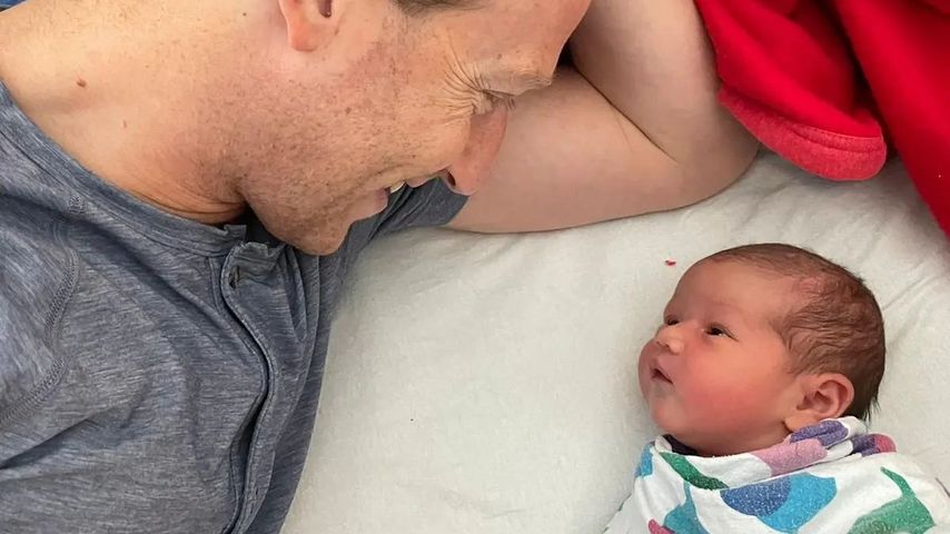 Er zeigt sein Baby: Mark Zuckerbergs drittes Kind ist da!