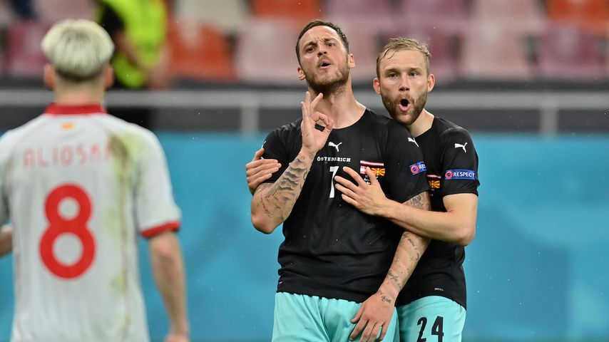 Marko Arnautovic und Konrad Laimer beim EM-Spiel Österreich gegen Nordmazedonien, 2021