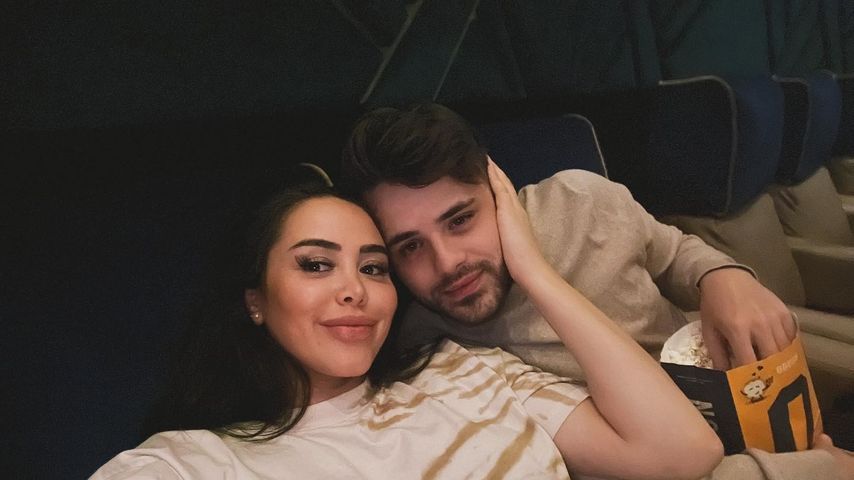 Marnie Simpson und Casey Johnson im Januar 2022 in London