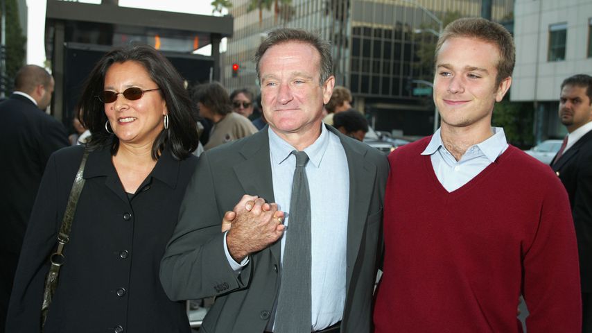 Marsha Garces, Robin Williams und Zachary Pym Williams im August 2002