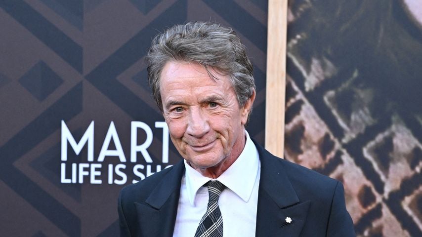 Martin Short bat Freundin, nach seiner Tochter (†) zu sehen