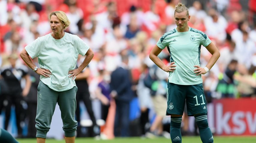 Martina Voss-Tecklenburg und Alexandra Popp, Juli 2022
