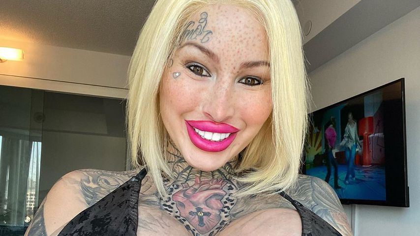 Vagina-Influencerin kann nicht mehr durch Strohhalm trinken