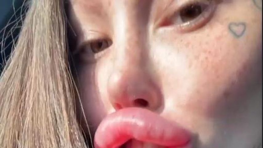 "Hässliche Lippen": Mary Magdalene verfolgt skurriles Ziel
