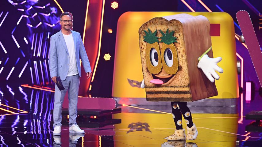 Mathias Opdenhövel und der Toast bei "The Masked Singer"
