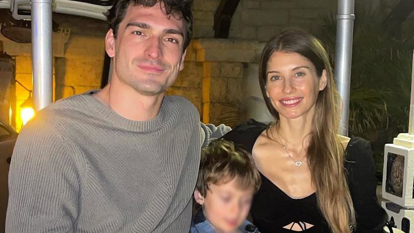 Mats und Cathy Hummels mit ihrem Sohn Ludwig