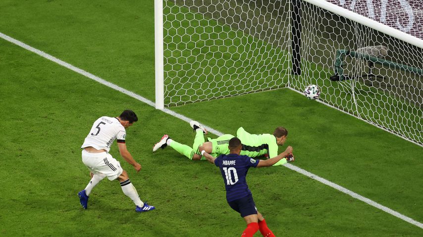 Mats Hummels, Manuel Neuer und Kylian Mbappé beim EM-Spiel Deutschland gegen Frankreich