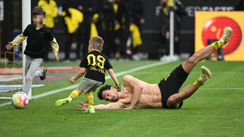 Mats Hummels mit seinem Sohn Ludwig