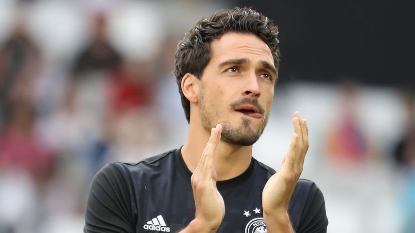 Gesperrter Mats Hummels: Sitzt er im Halbfinale neben Cathy?