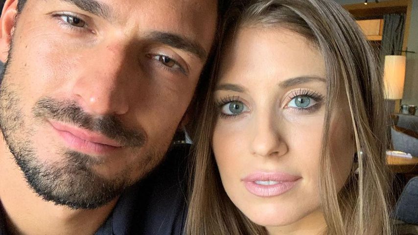 Zu Foto mit Ludwig: Cathy Hummels nimmt Mats auf die Schippe