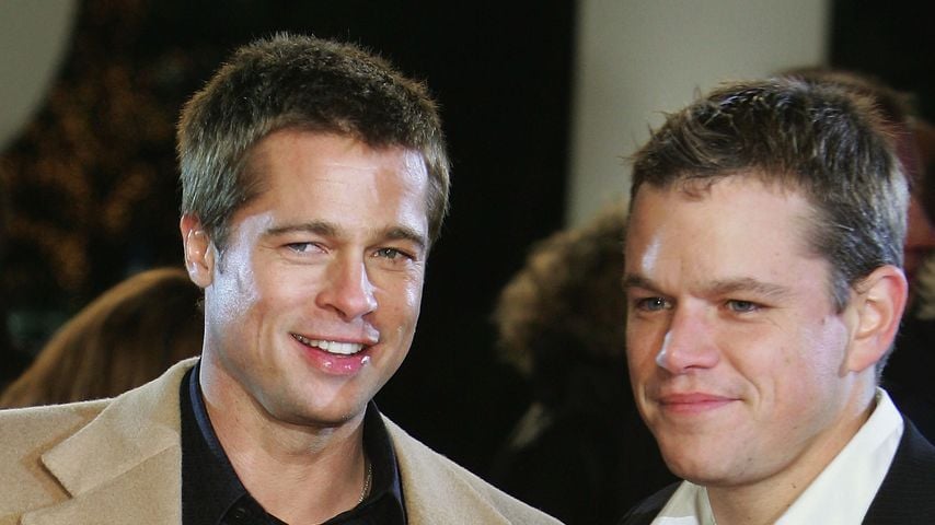 Matt Damon und Brad Pitt bei der Deutschlandpremiere von "Ocean's Twelve"  in Berlin, 2004