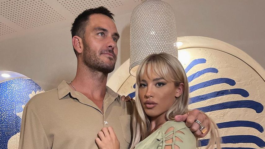 Matt Poole und Tammy Hembrow posieren