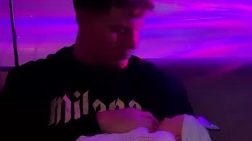 Matt Sarsfield mit seinem Baby