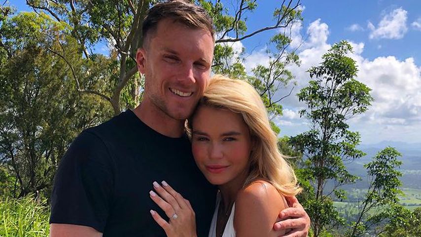 Hoch am Berg: Bachelor-Babe Simone Ormesher ist verlobt!