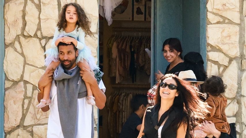 Shay Mitchell und ihre Familie