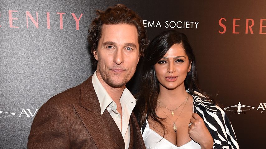 Matthew McConaughey und Camila zeigen sich ohne Hose im Netz
