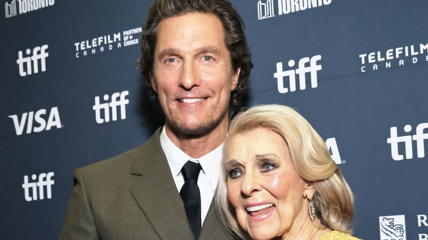 Matthew McConaughey und seine Mutter Kay im September 2025