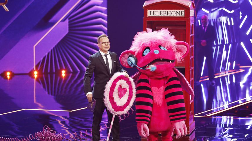 Matthias Opdenhövel mit dem Monster-Kostüm bei "The Masked Singer" 2019