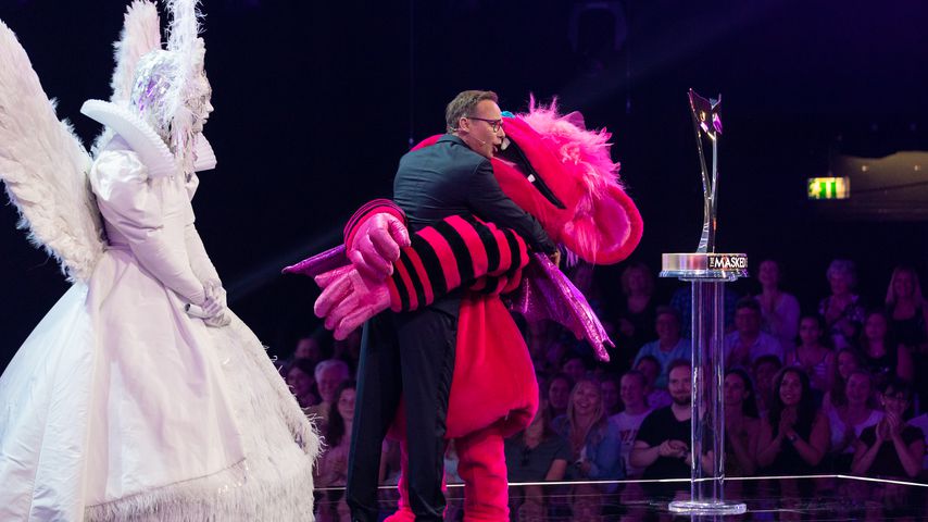 "Monstercheeen": Opdenhövel über die "Masked Singer"-Romanze