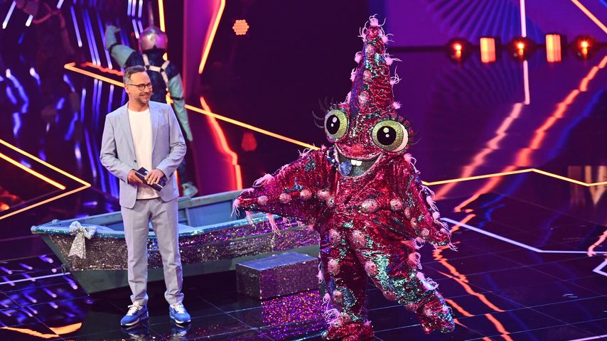 Matthias Opdenhövel und der Seestern bei "The Masked Singer"