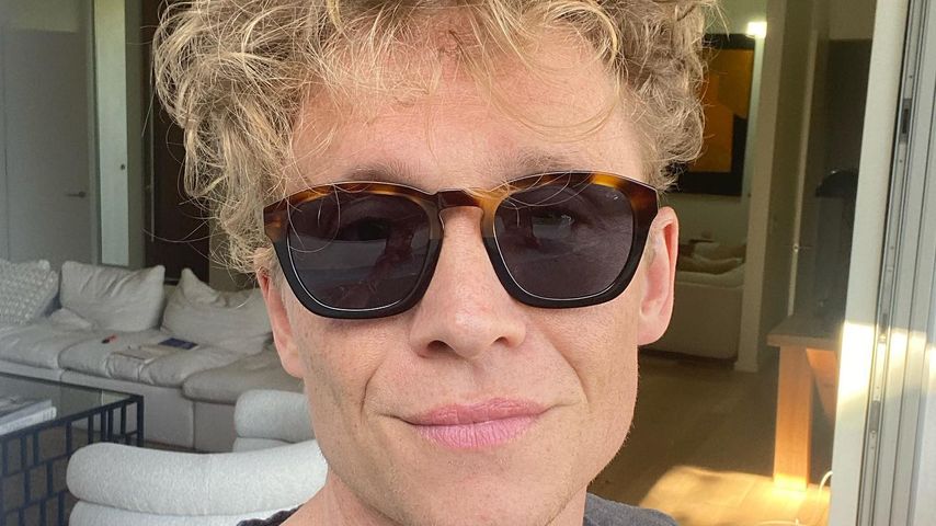 Lockenkopf mit Sonnenbrille: Matthias Schweighöfer wird 41