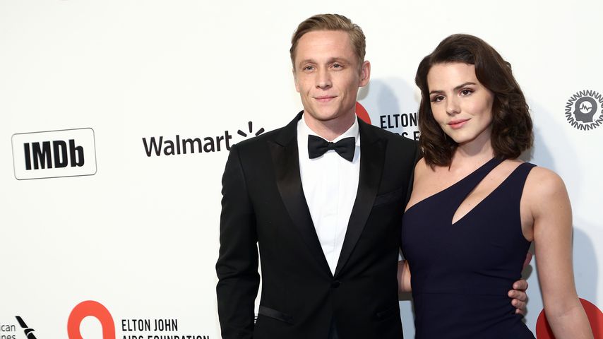 Matthias Schweighöfer und Ruby O. Fee beim Oscar-Viewing von Elton John