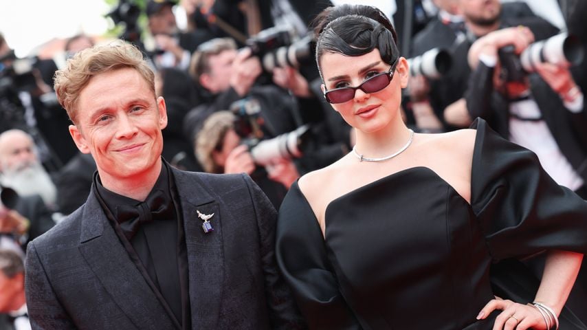 Nach Streit? Matthias Schweighöfer und seine Ruby strahlen