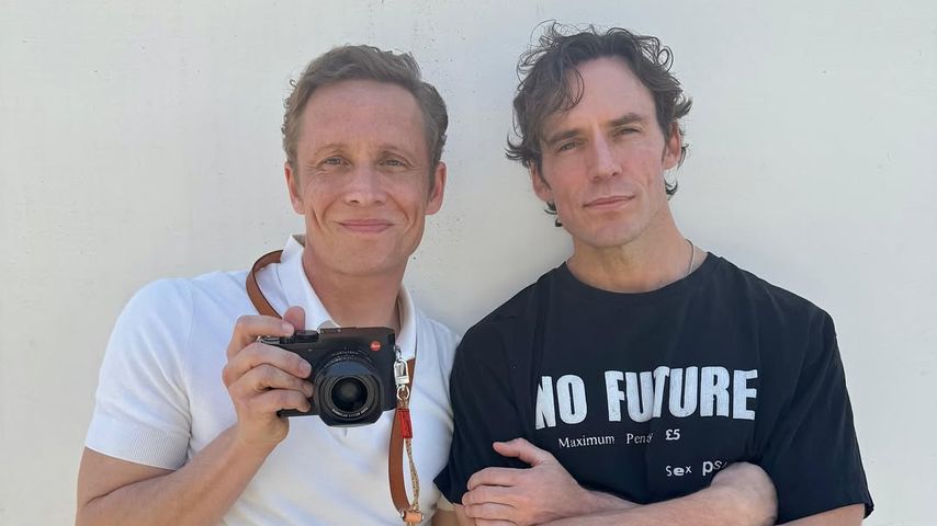 Matthias Schweighöfer und Sam Claflin am Set, 2025