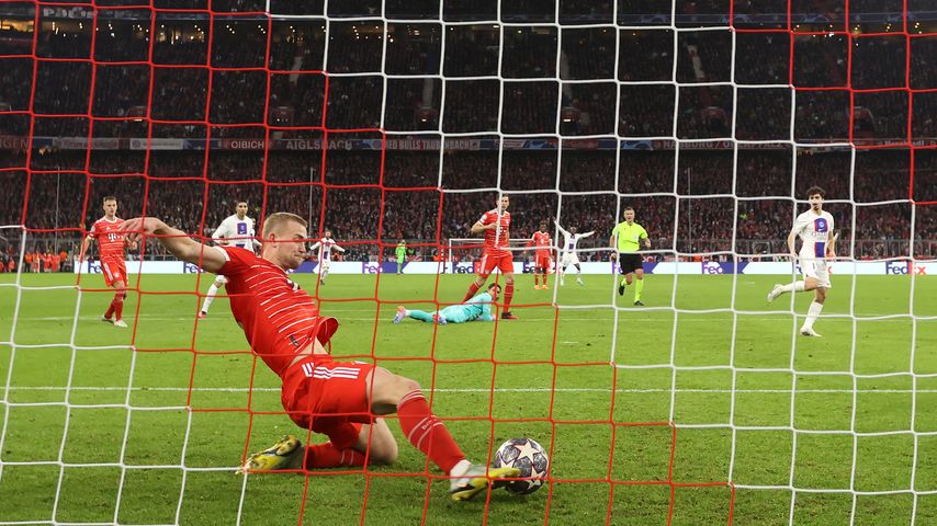 Matthijs de Ligt rettet die Bayern vor einem Gegentor