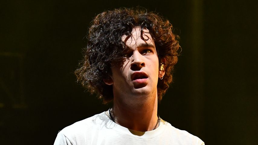 Matty Healy auf der Bühne im Jahr 2019